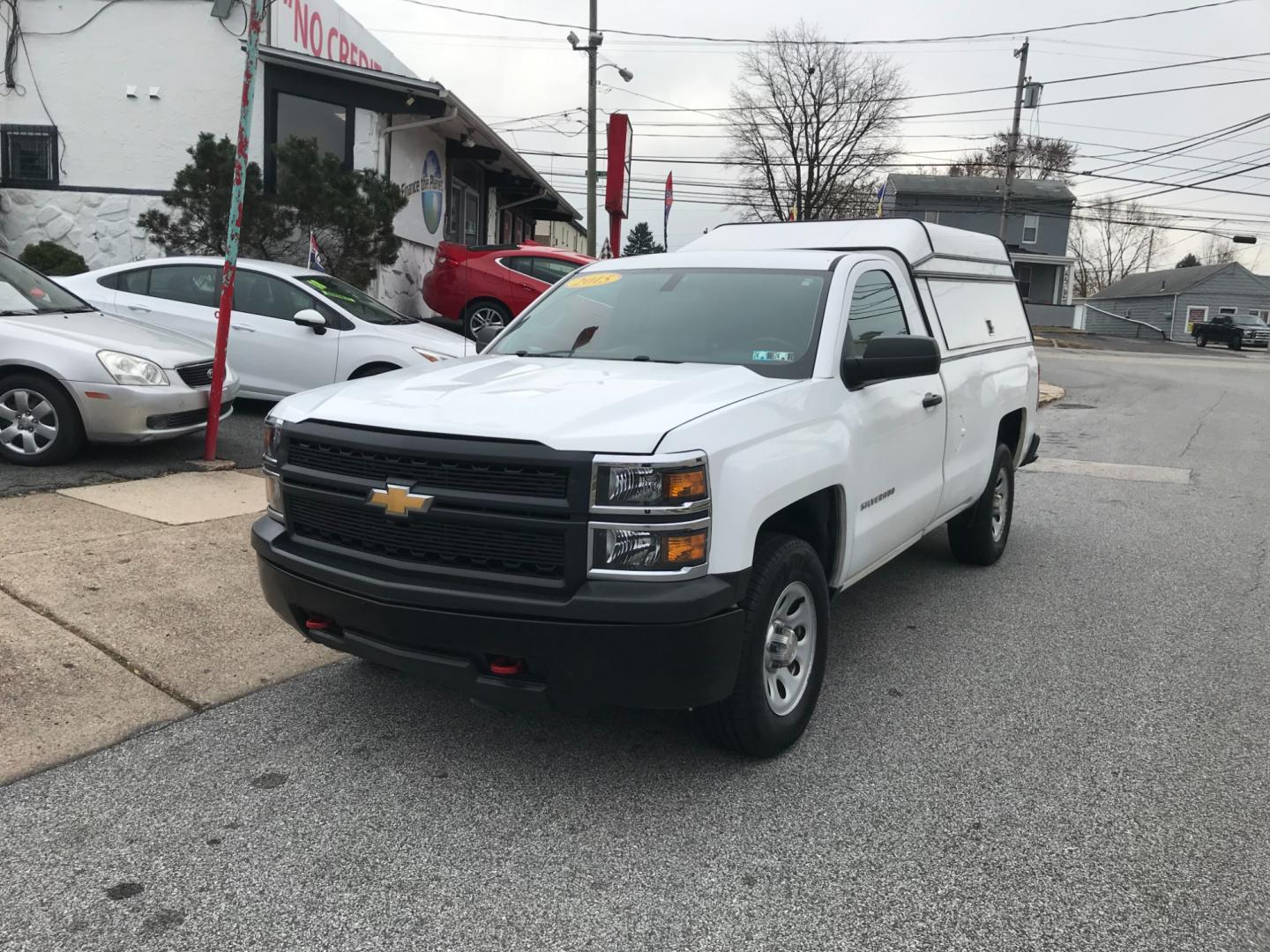 2015 White /Gray Chevrolet Silverado 1500 1500 (1GCNKPEC3FZ) with an 5.3 V8 engine, Automatic transmission, located at 577 Chester Pike, Prospect Park, PA, 19076, (610) 237-1015, 39.886154, -75.302338 - Photo#2